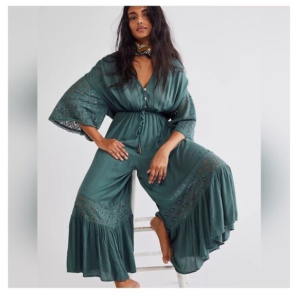 Free People Angela Jumpsuit Sz Small Wide Leg Green Boho Lace Ruffle Festival - Picture 2 of 16